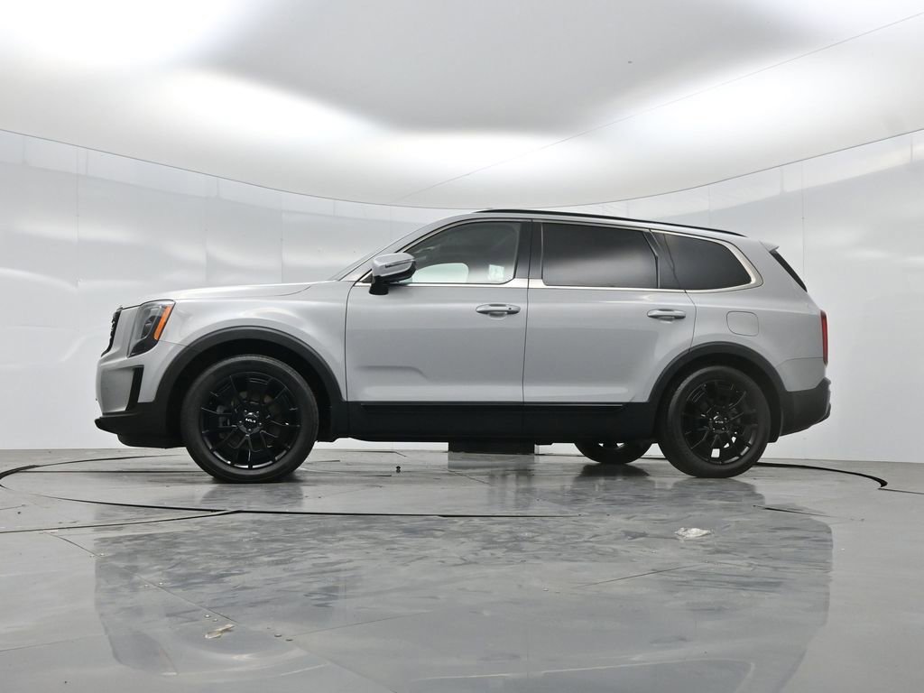 Used 2022 Kia Telluride SX w/ SX Prestige Package AWD/4WD image 6
