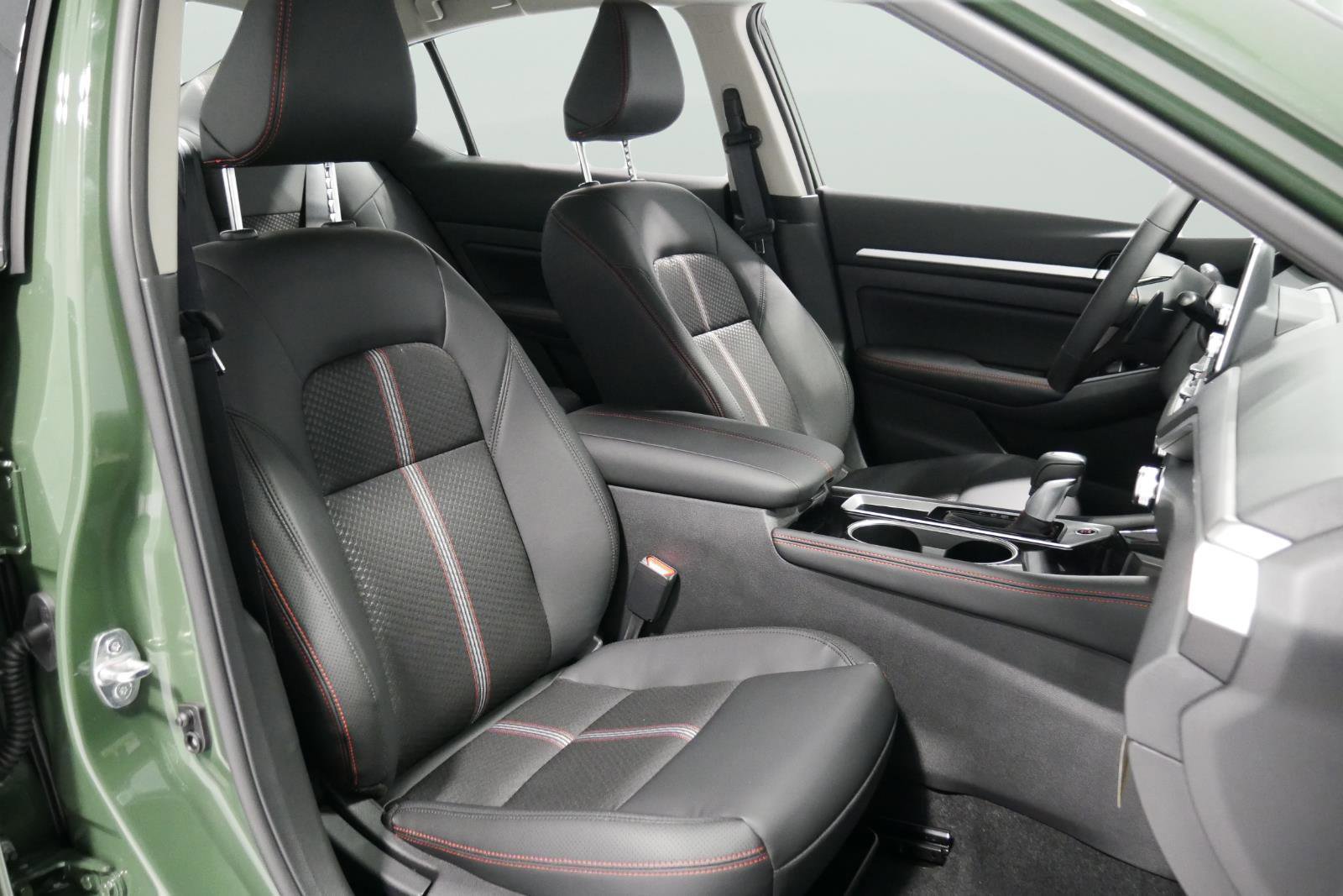 New 2025 Nissan Altima 2.5 SR image 16