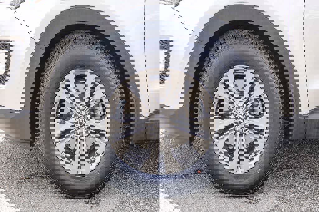 Used 2013 Hyundai Santa Fe Sport w/ Technology Pkg FWD image 9