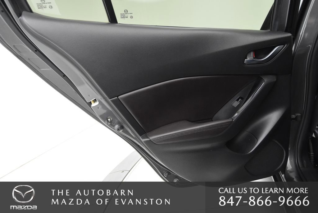 Used 2018 MAZDA MAZDA3 Touring FWD image 32