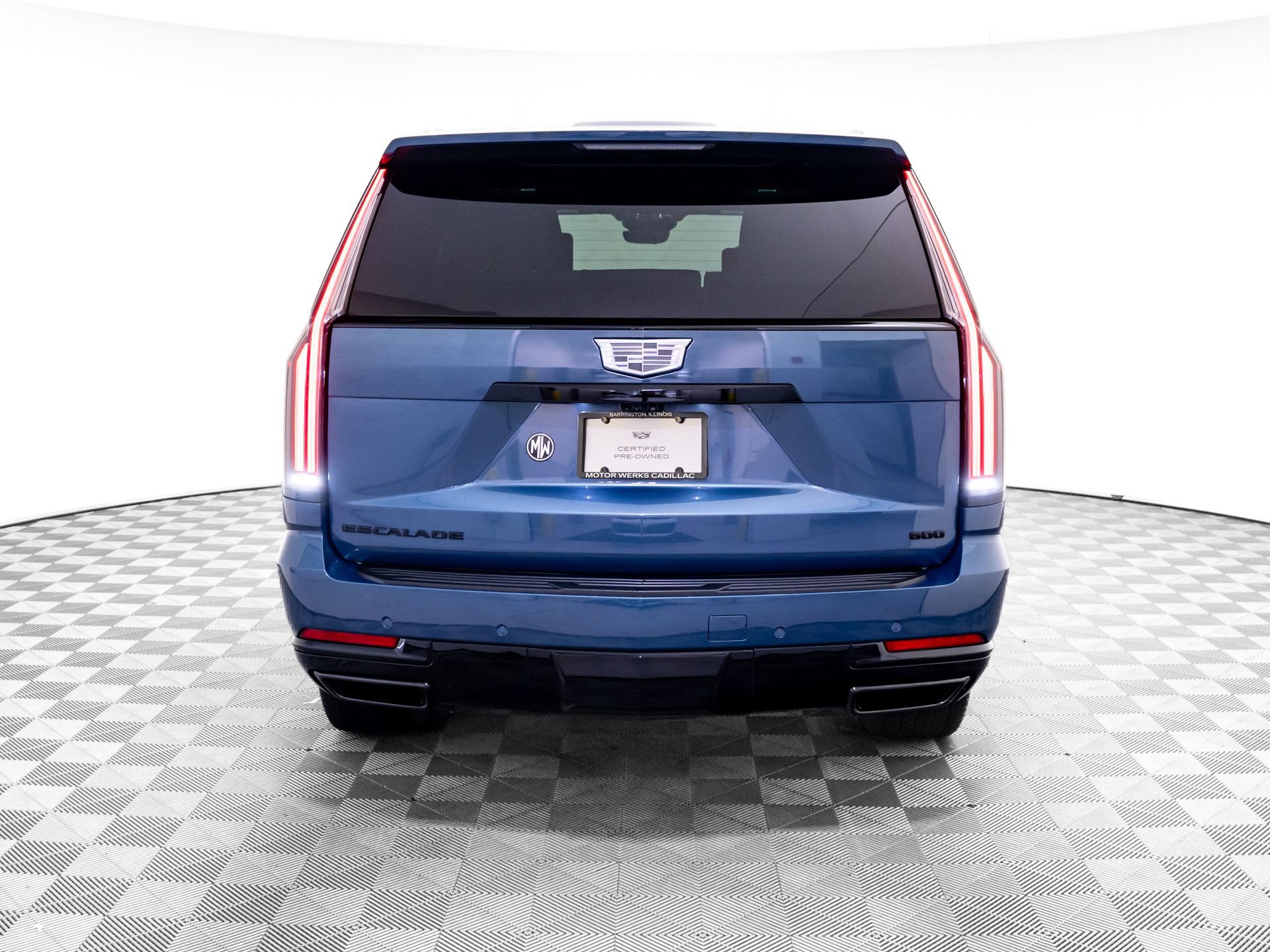 Used 2025 Cadillac Escalade Sport Platinum w/ LPO, ONYX Package AWD/4WD image 4