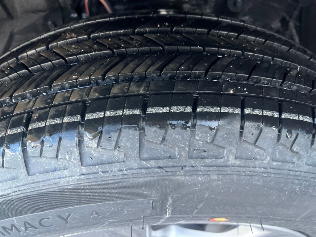 New 2025 Toyota RAV4 XLE image 28