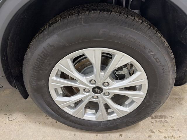 Used 2025 Ford Escape Active w/ Active Premium Tech Pack image 8