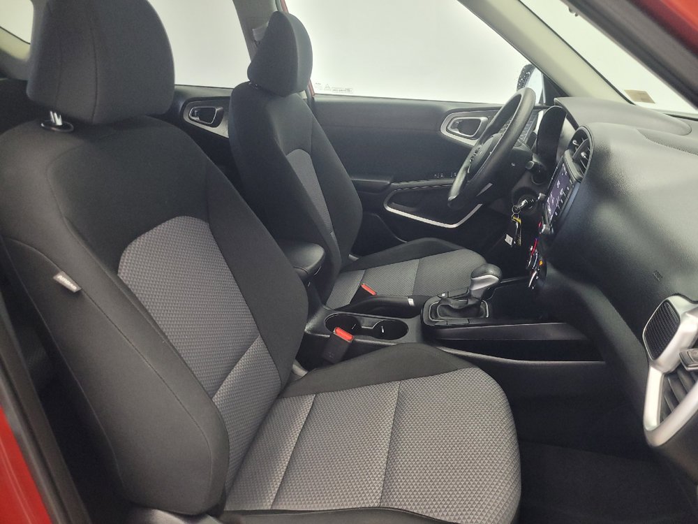Used 2023 Kia Soul LX w/ Option Group 015 FWD image 21