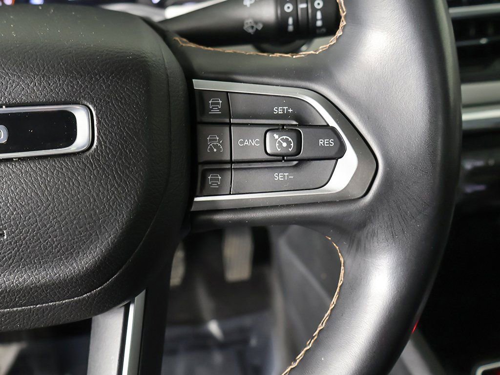 Used 2022 Jeep Compass Limited image 40