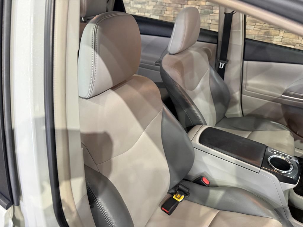 Used 2015 Toyota Prius V Five w/ Advanced Technology Package FWD image 3