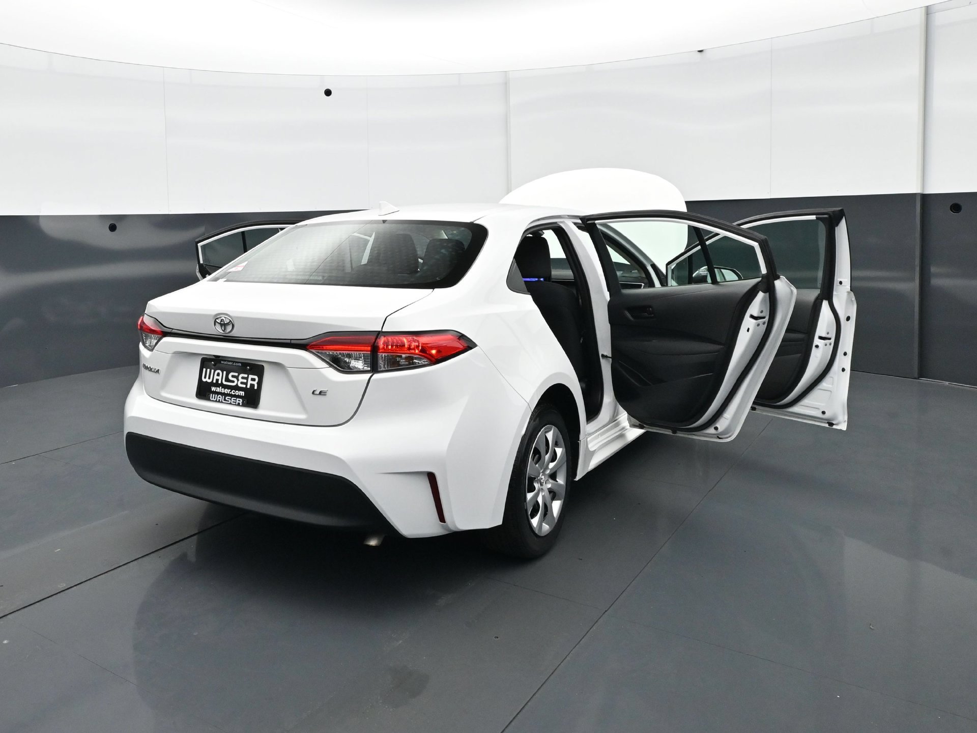 Used 2024 Toyota Corolla LE FWD image 31