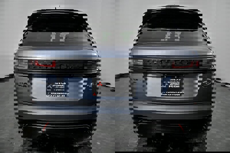 Used 2023 Land Rover Range Rover Velar R-Dynamic S image 9