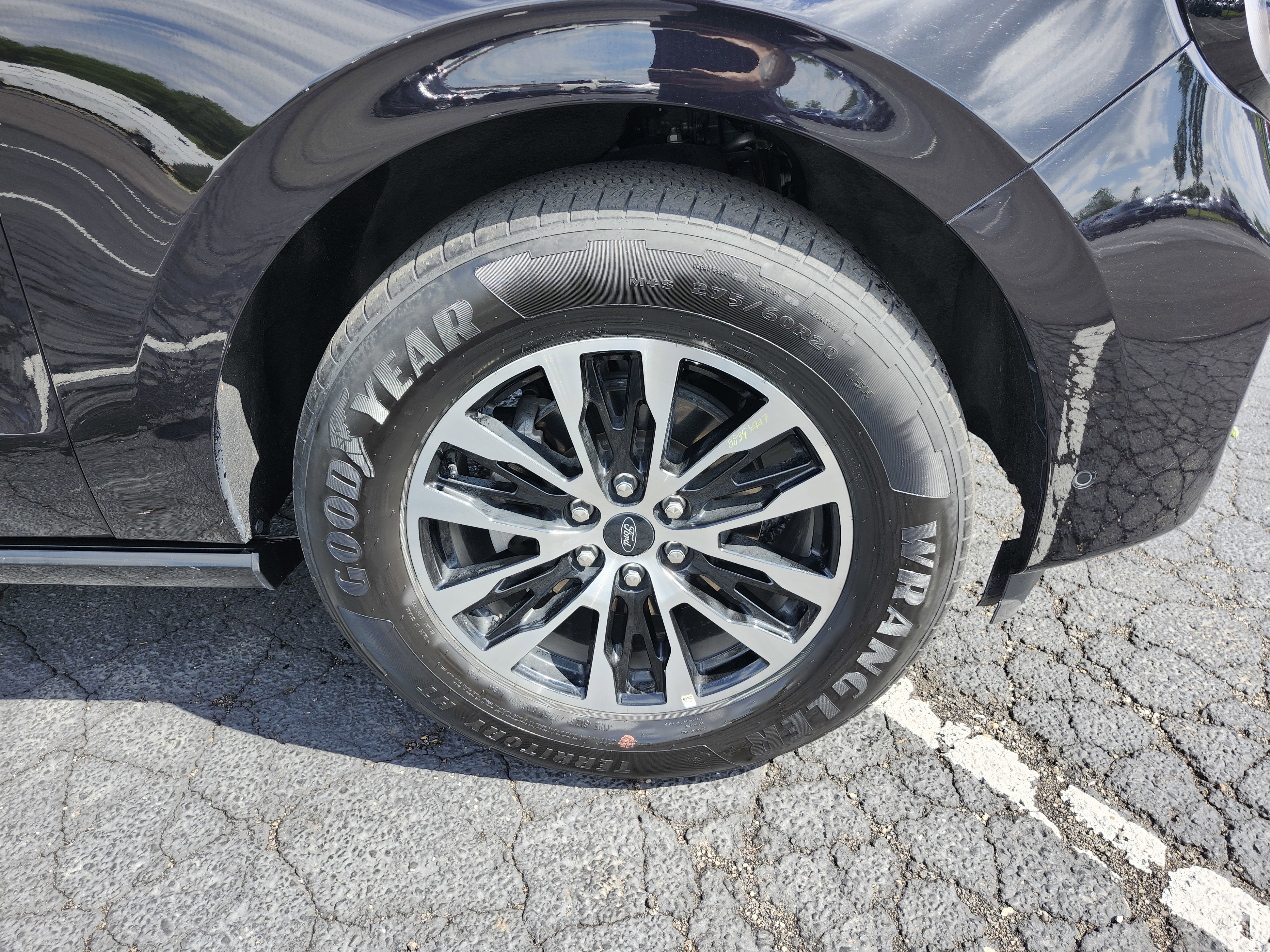Used 2025 Ford Expedition Platinum AWD/4WD image 14