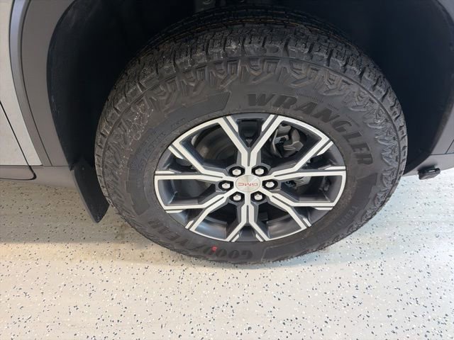 New 2026 GMC Acadia AT4 w/ Luxury Package image 10