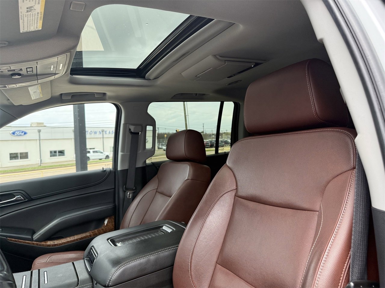 Used 2020 Chevrolet Suburban Premier w/ Premier Plus Edition image 24