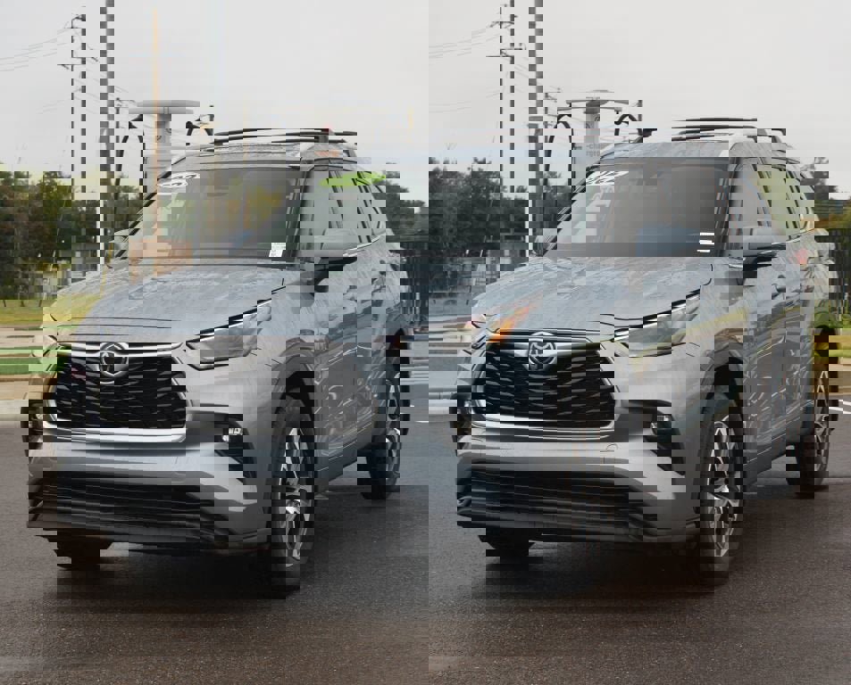 Used 2022 Toyota Highlander XLE image 24