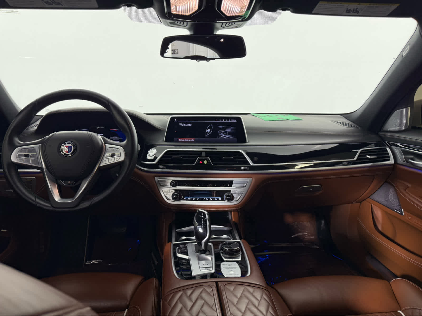 Certified 2022 BMW ALPINA B7 xDrive w/ Luxury Rear Seating Package image 12