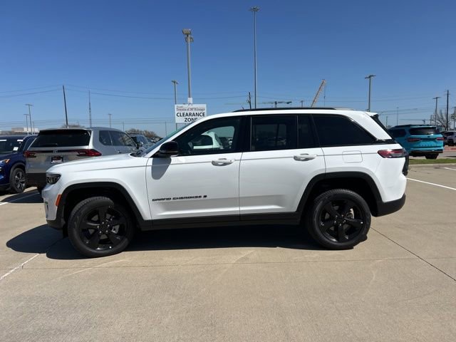 Used 2025 Jeep Grand Cherokee Limited w/ Black Appearance Package image 6