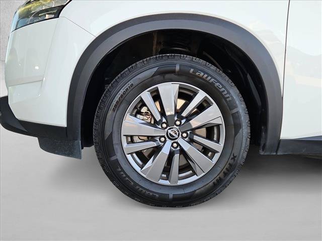 Used 2024 Nissan Pathfinder SV FWD image 23