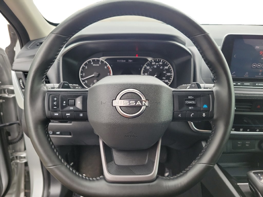 Used 2025 Nissan Rogue SV FWD image 12