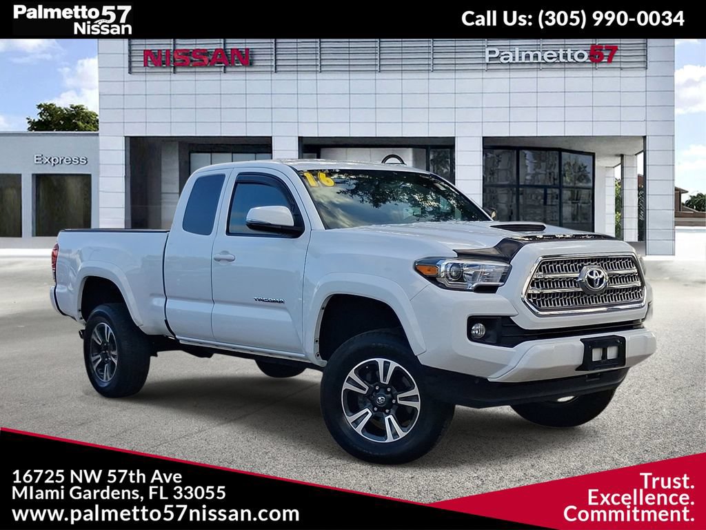 Used 2016 Toyota Tacoma TRD Sport w/ Towing Package AWD/4WD image 1