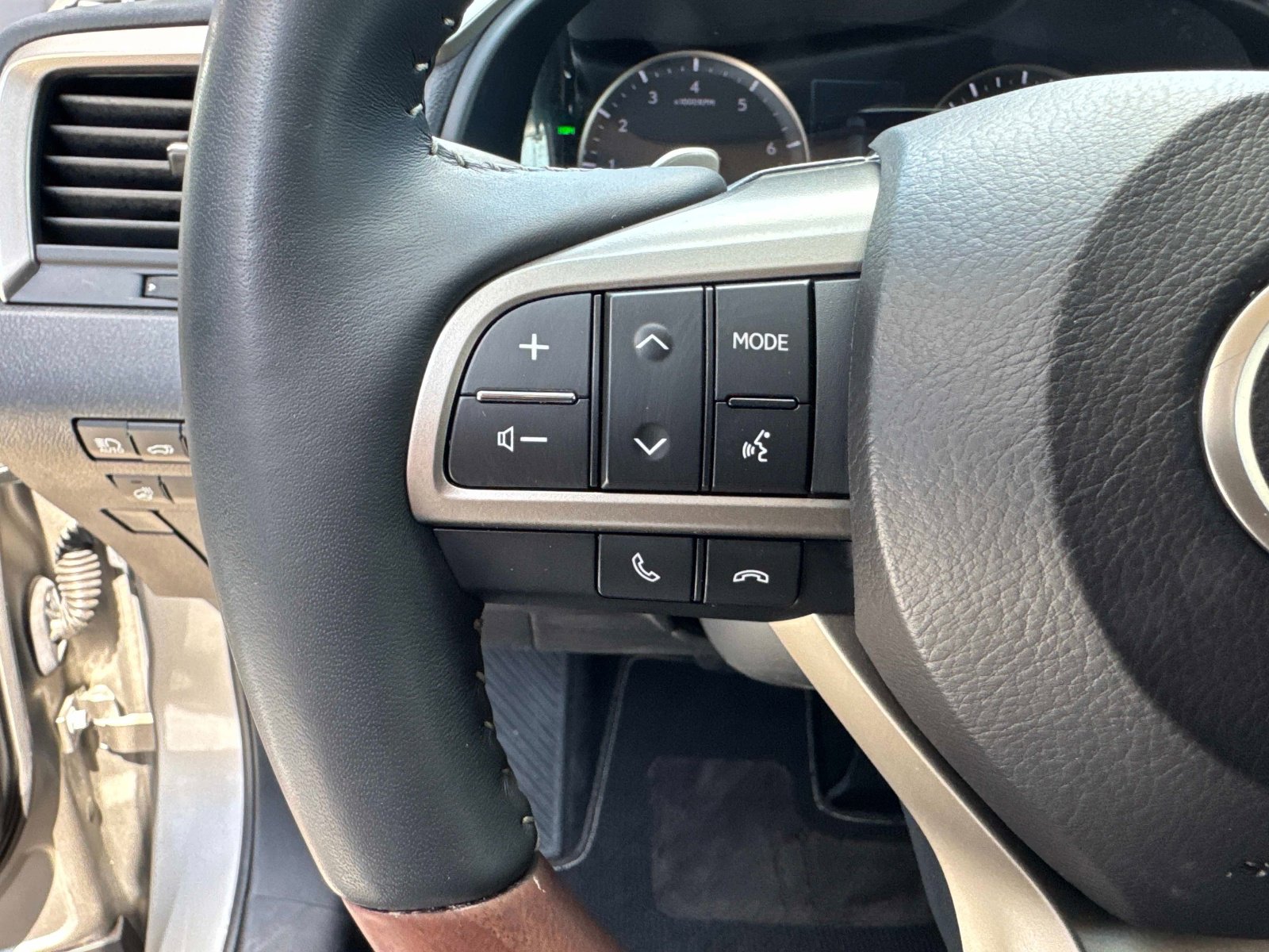 Used 2022 Lexus RX 350 FWD w/ Premium Package image 32