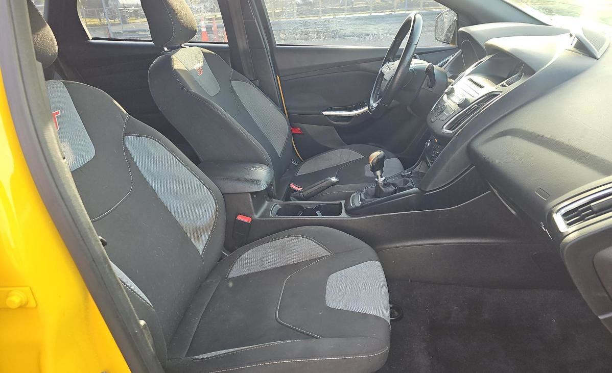 Used 2017 Ford Focus ST FWD image 9