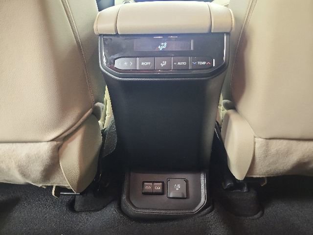 Certified 2025 Toyota Highlander Limited AWD/4WD image 43