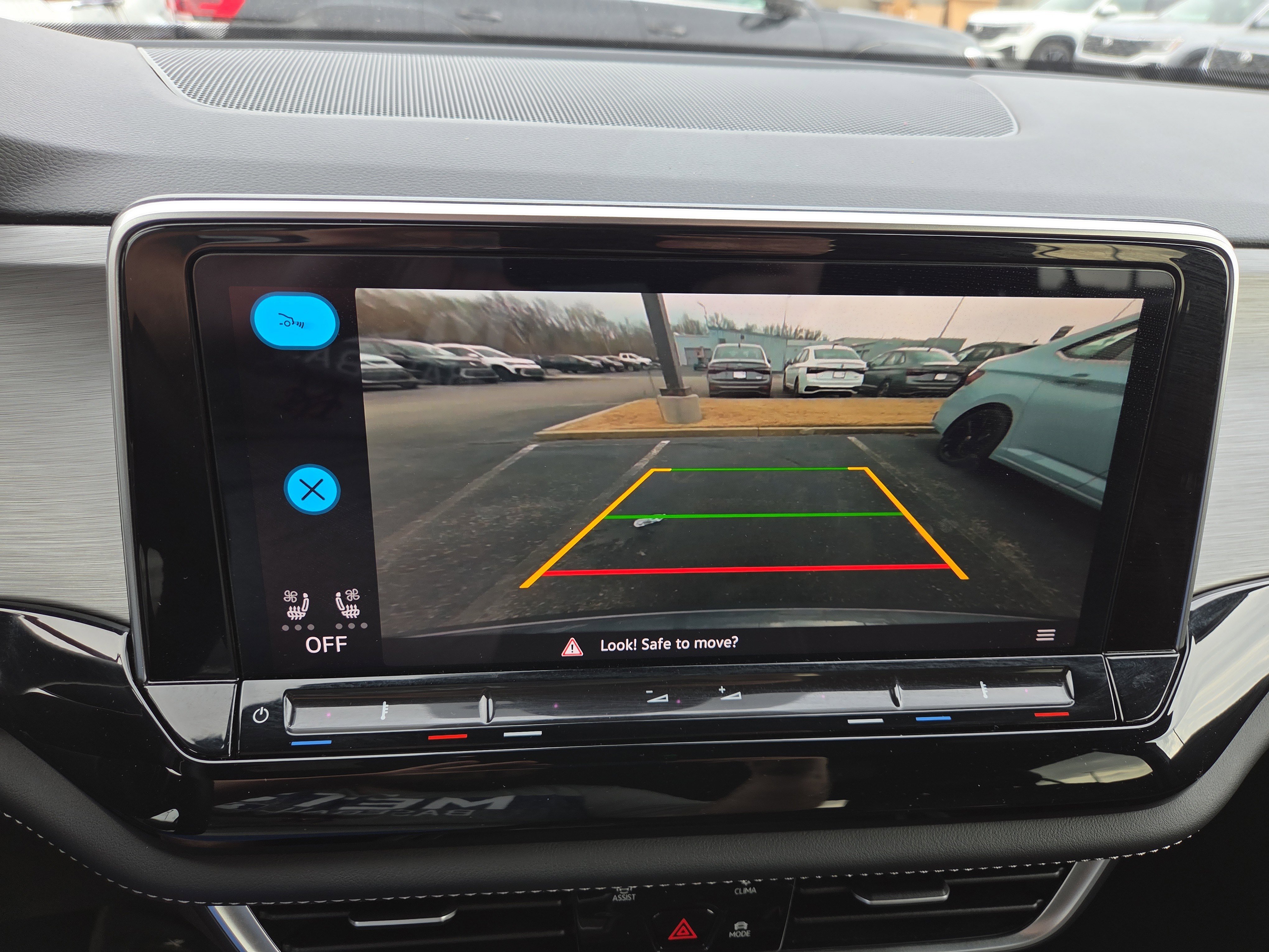 Used 2024 Volkswagen Atlas Cross Sport SE image 15