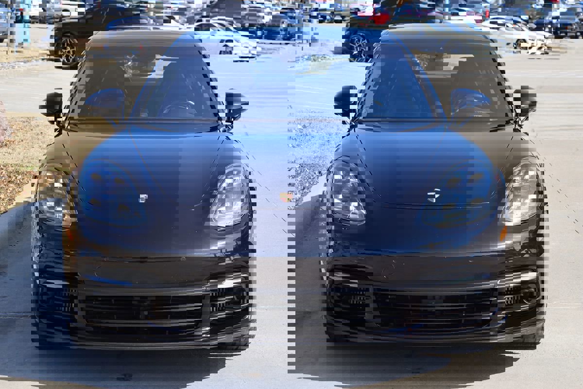 Used 2017 Porsche Panamera 4S w/ Sport Chrono Package image 4