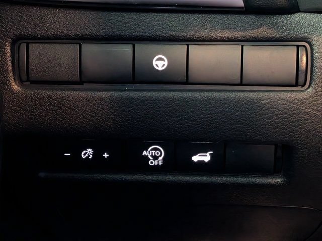 Used 2024 Nissan Rogue SV FWD image 25
