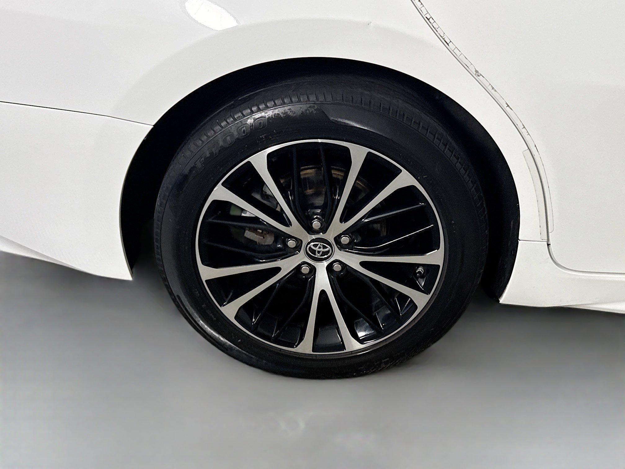 Used 2019 Toyota Camry SE FWD image 32