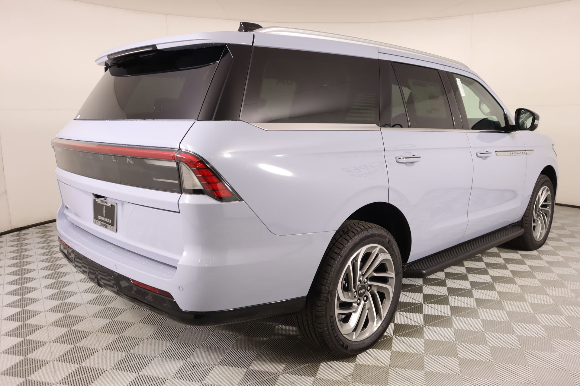 New 2026 Lincoln Navigator Premiere AWD/4WD image 22