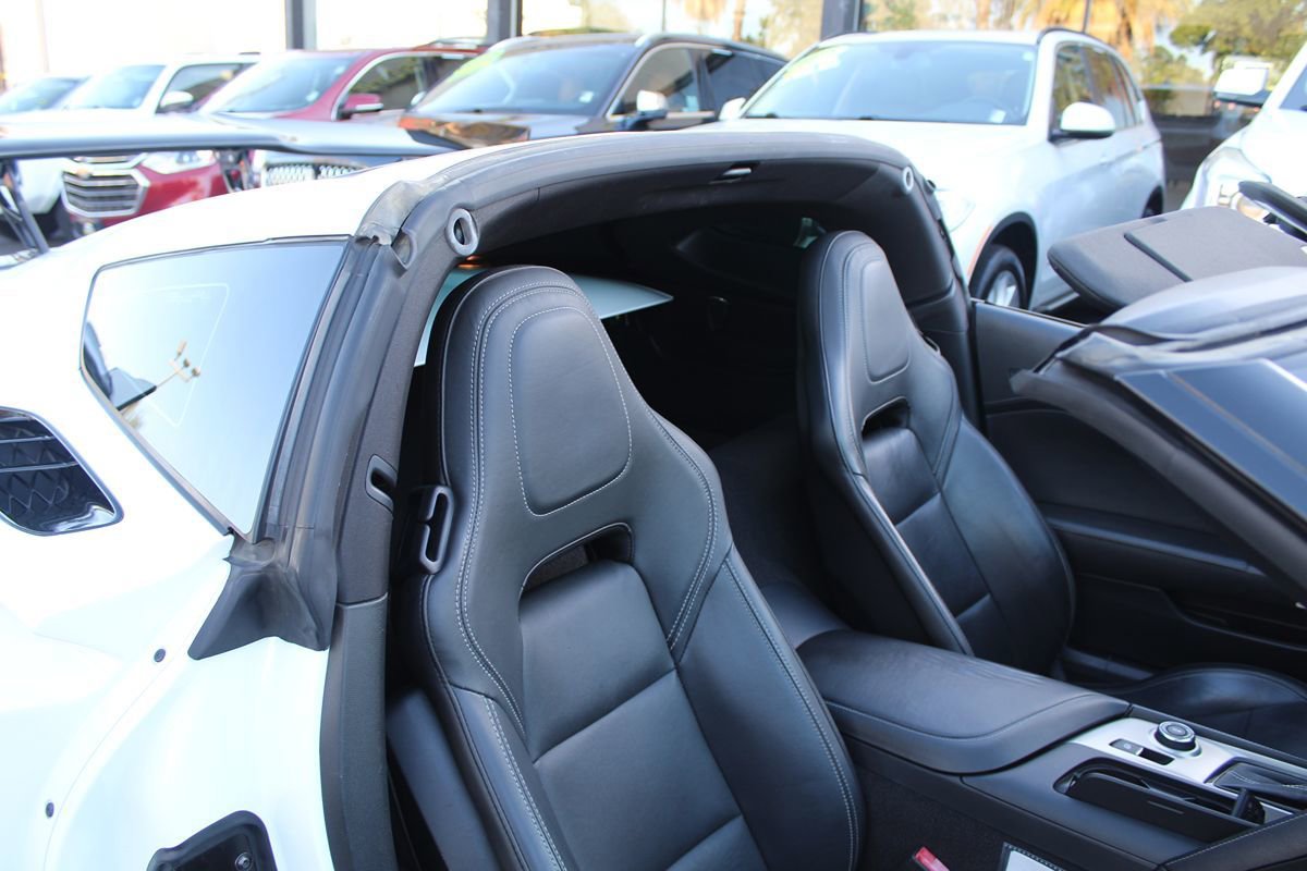 Used 2018 Chevrolet Corvette Stingray Coupe w/ 1LT RWD image 32