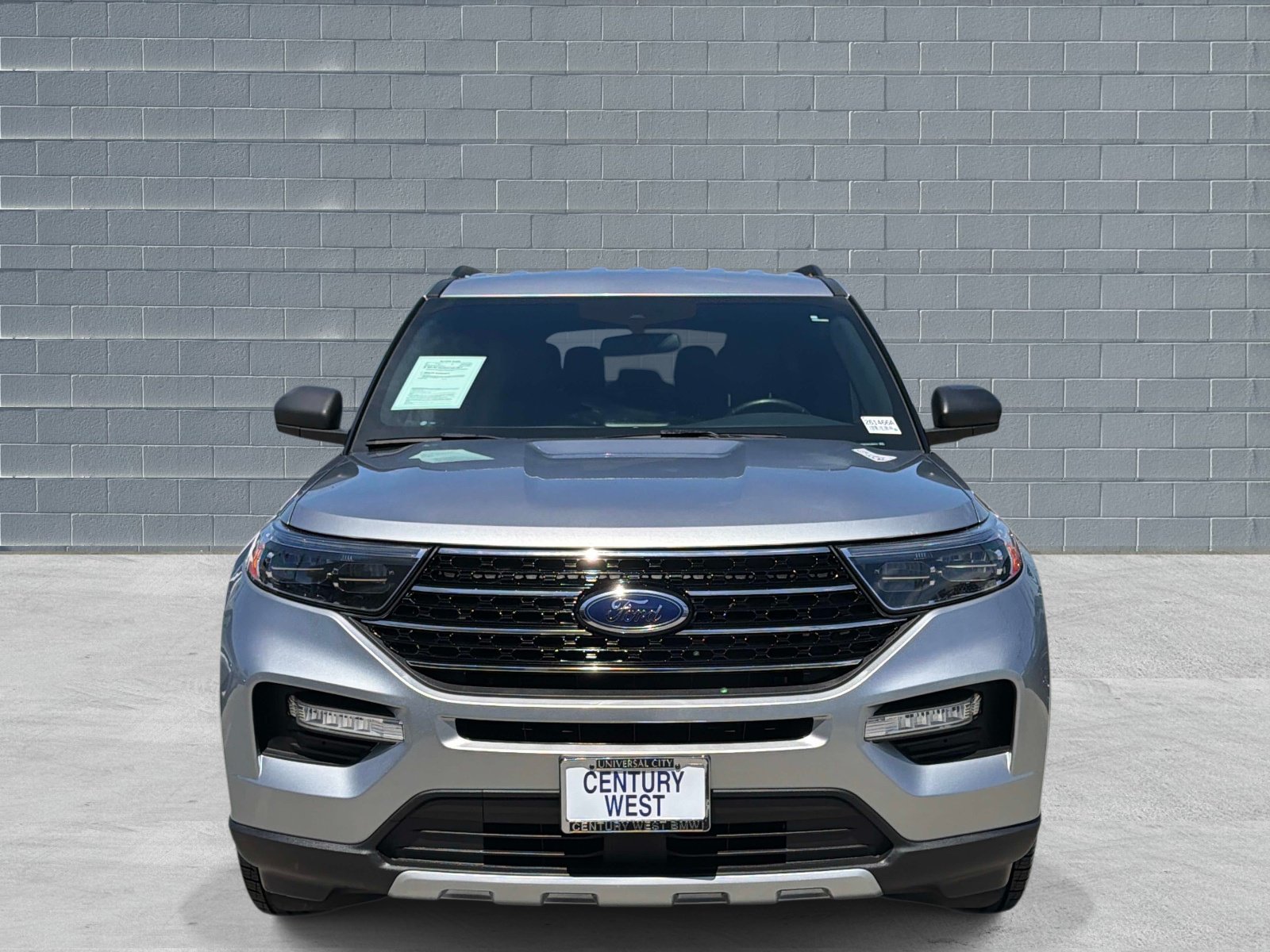 Used 2020 Ford Explorer XLT w/ Equipment Group 202A RWD image 2