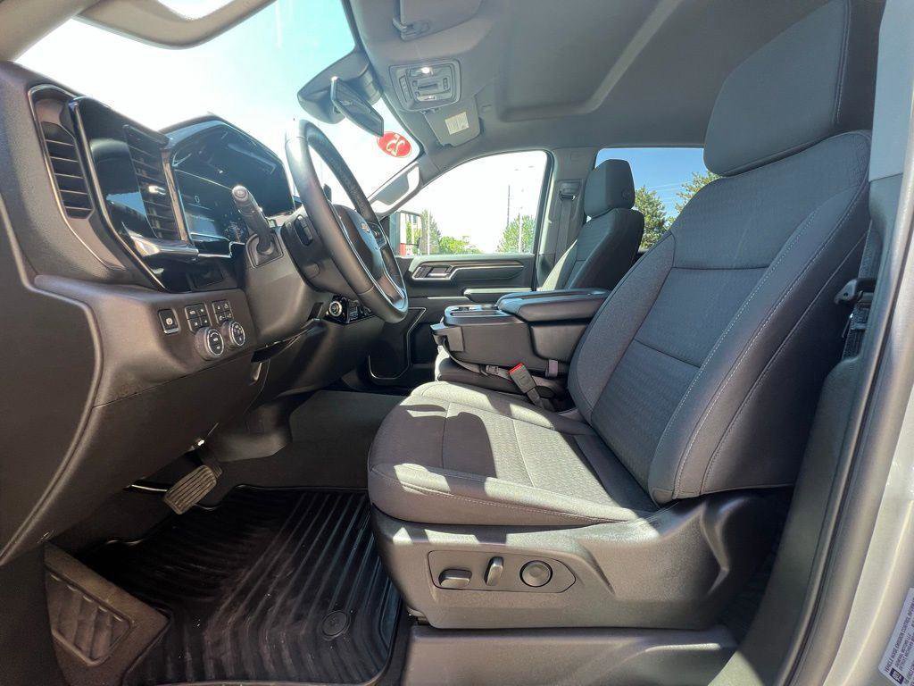 Used 2025 Chevrolet Silverado 3500 LT w/ All Star Edition image 28