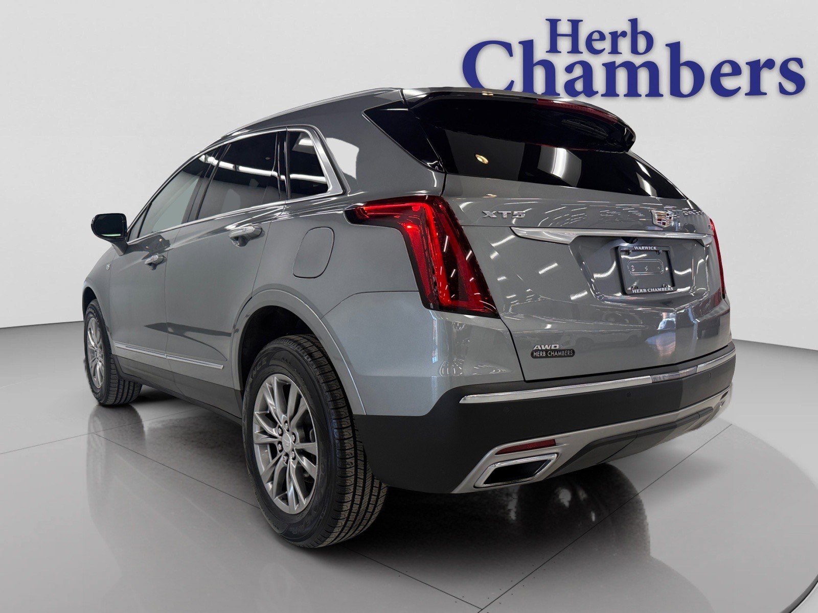Used 2023 Cadillac XT5 Premium Luxury image 3