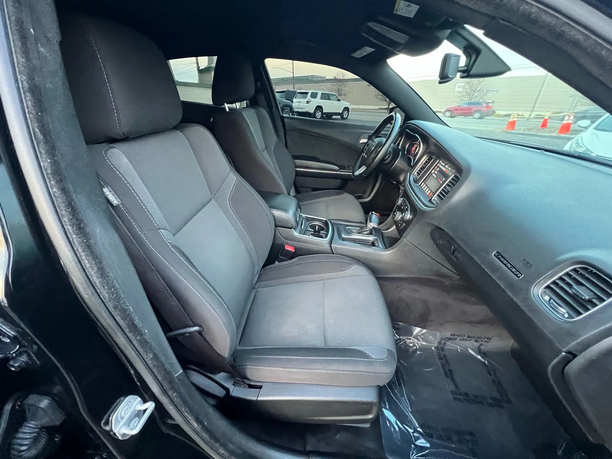 Used 2017 Dodge Charger SXT image 34