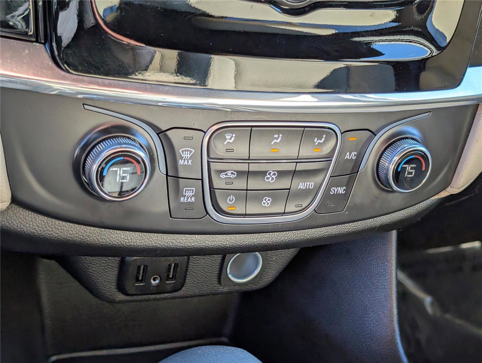 Used 2023 Chevrolet Traverse LS w/ Safety Package image 26