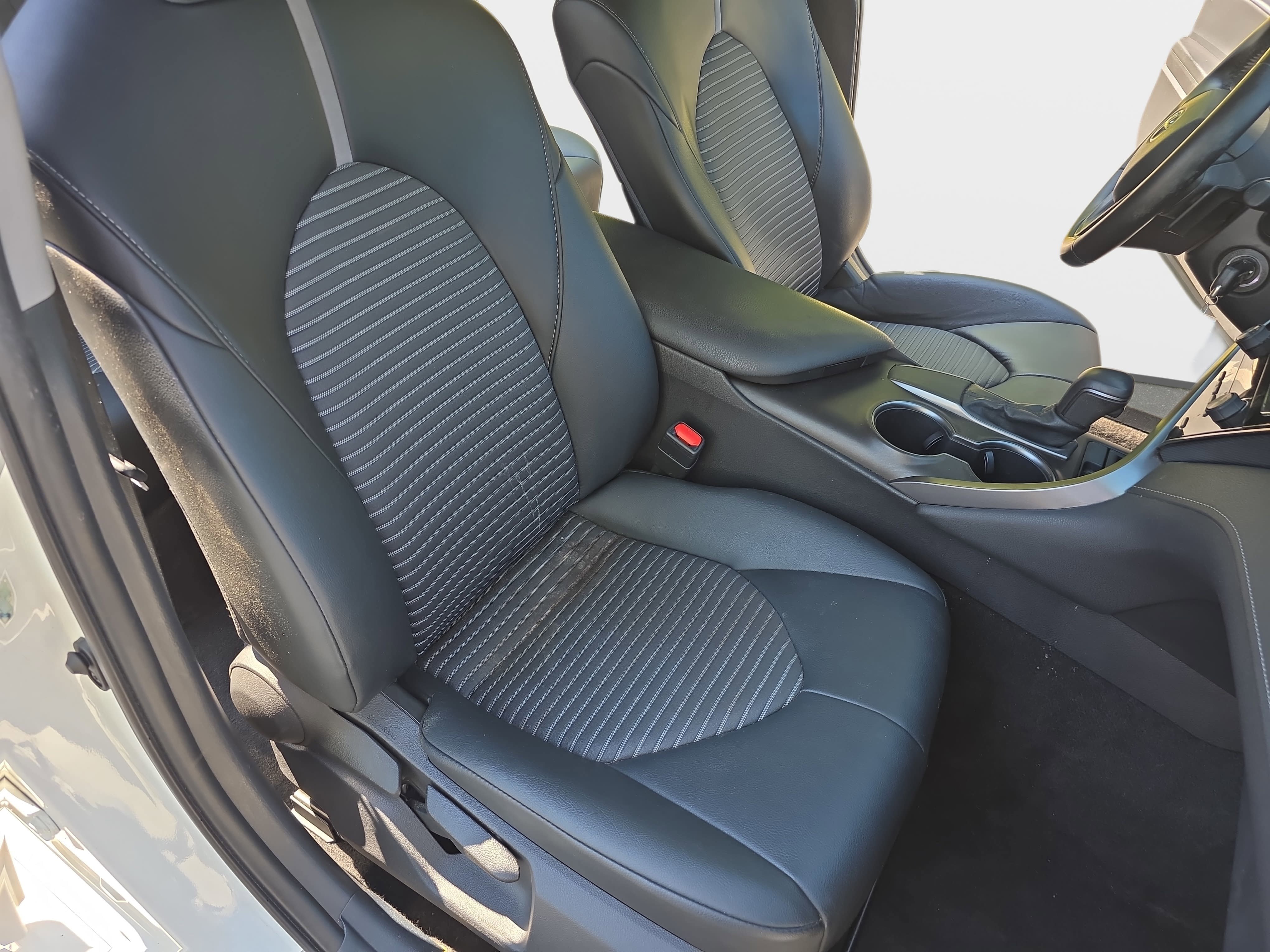 Used 2021 Toyota Camry SE FWD image 10