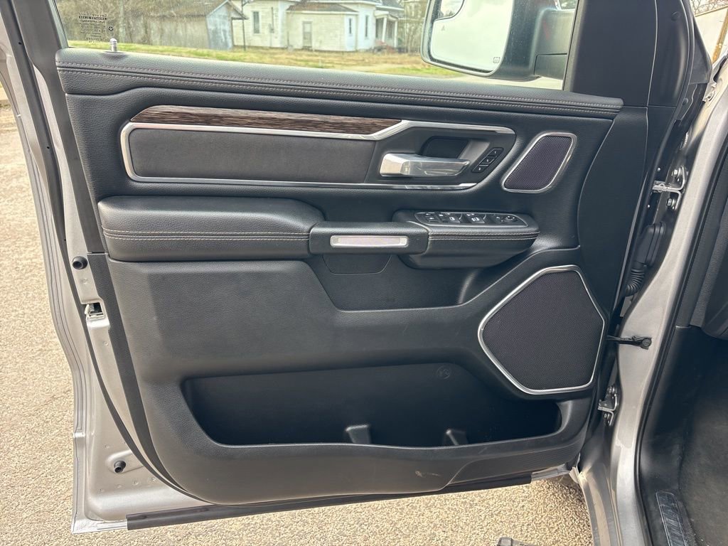 Used 2019 RAM 1500 Laramie image 10