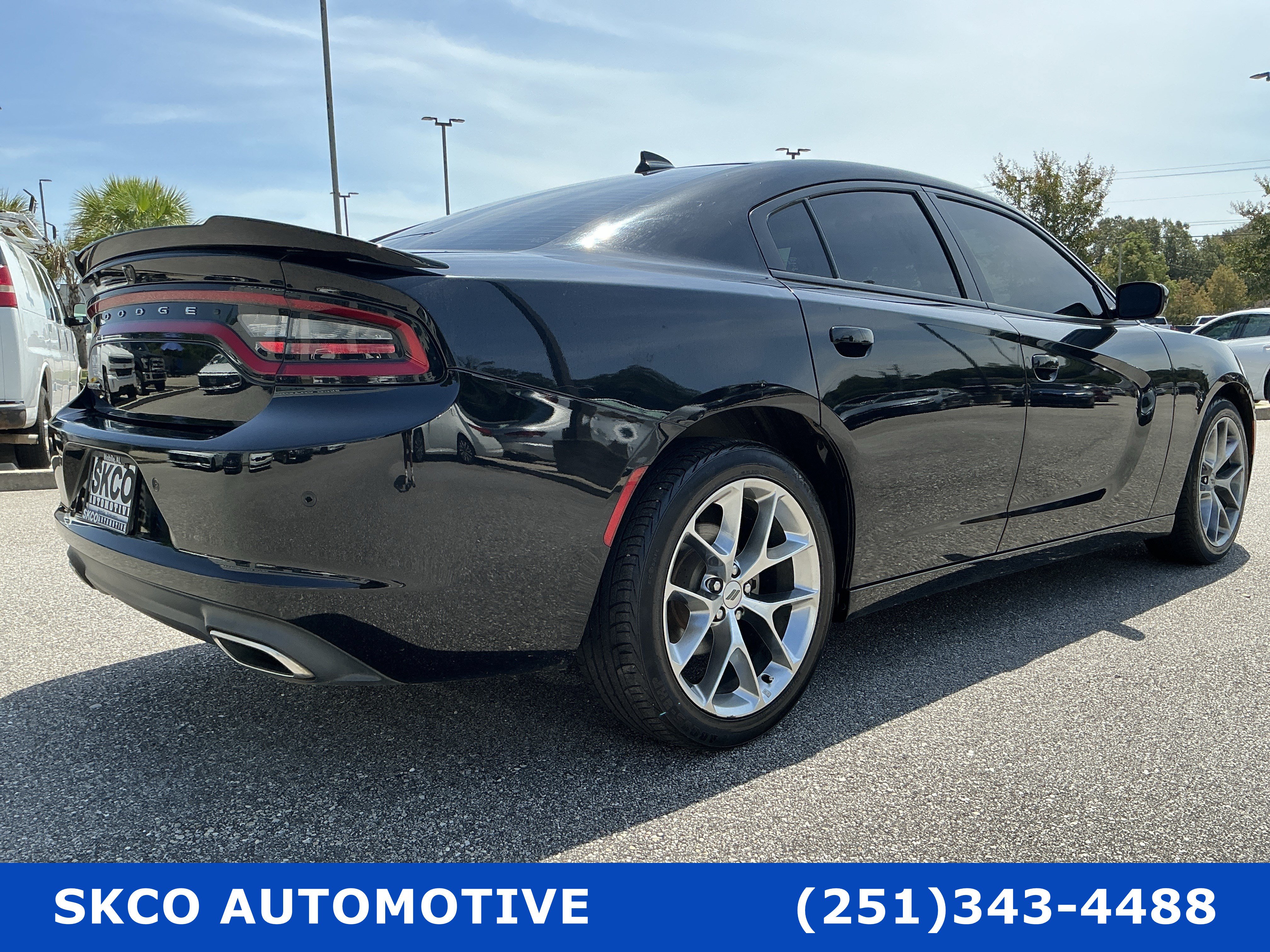 Used 2022 Dodge Charger SXT w/ Plus Group RWD image 5