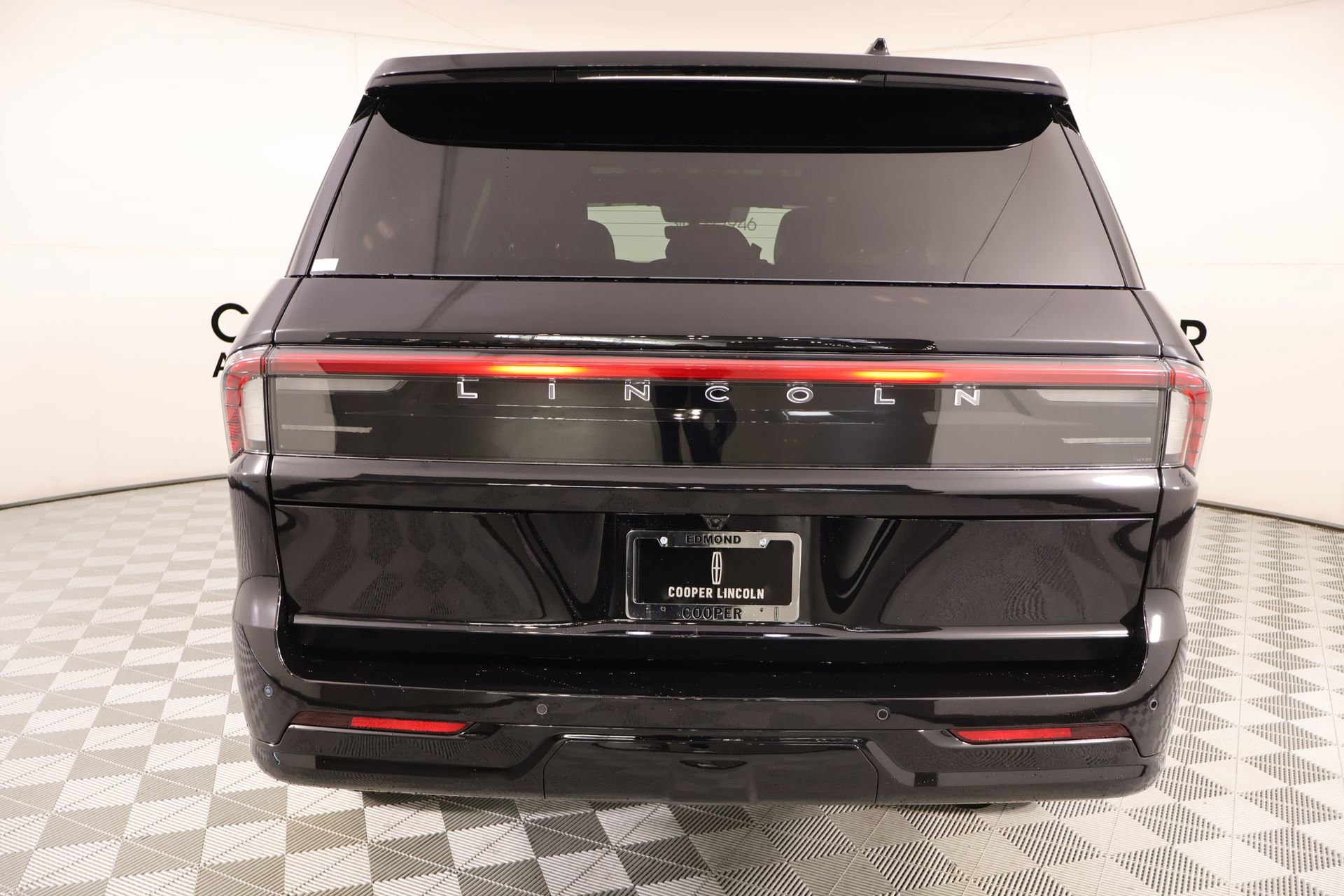 New 2026 Lincoln Navigator Reserve image 24