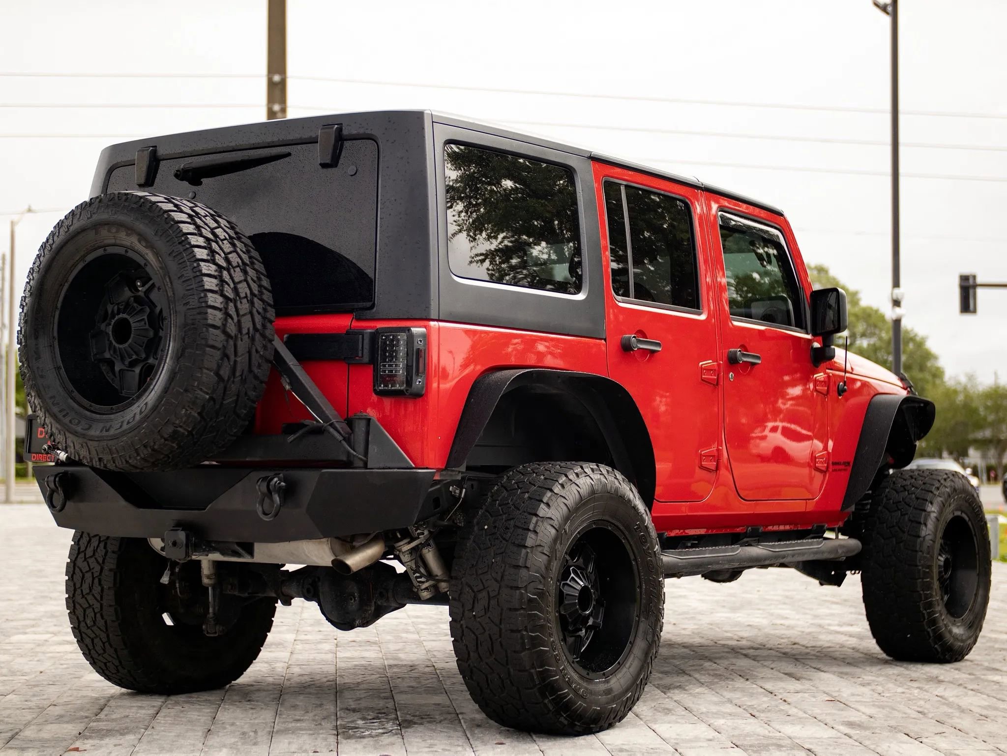 Used 2018 Jeep Wrangler Unlimited Sahara w/ Connectivity Group image 16