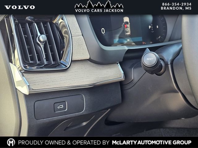 New 2026 Volvo XC90 B6 Plus w/ Protection Package Premier image 22