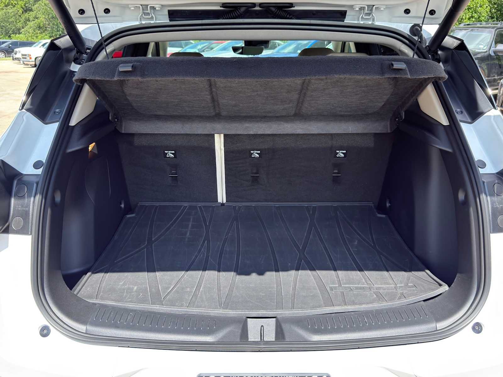 Used 2025 Buick Encore GX Avenir w/ Avenir Technology Package FWD image 7