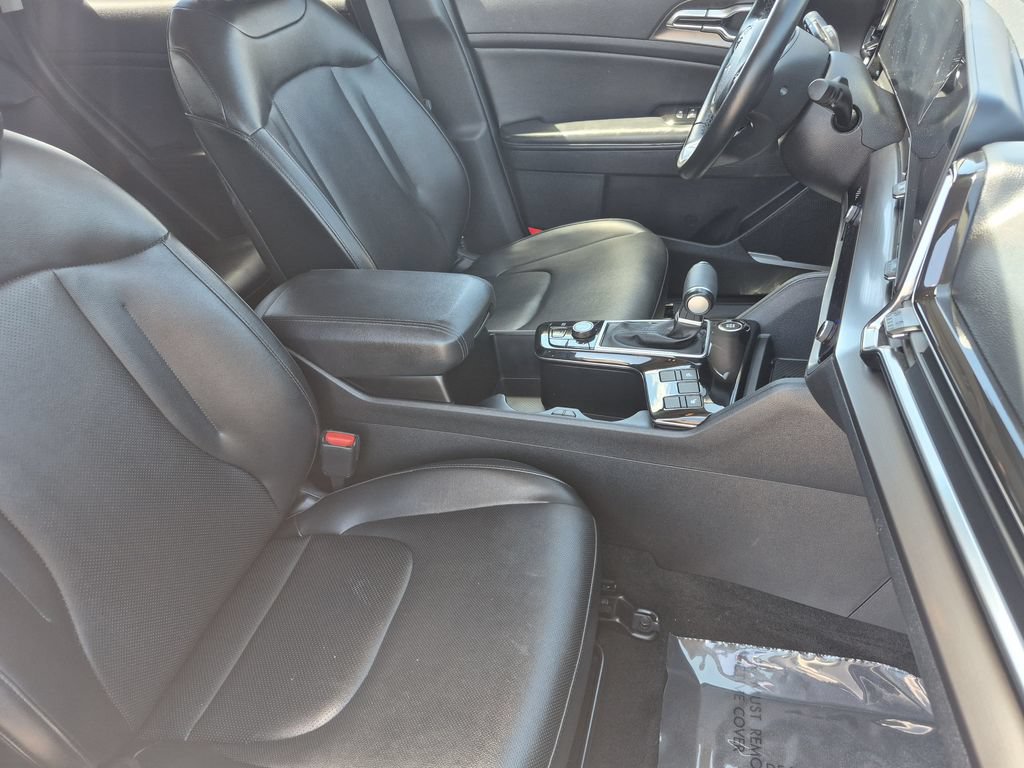 Certified 2024 Kia Sportage EX AWD/4WD image 16
