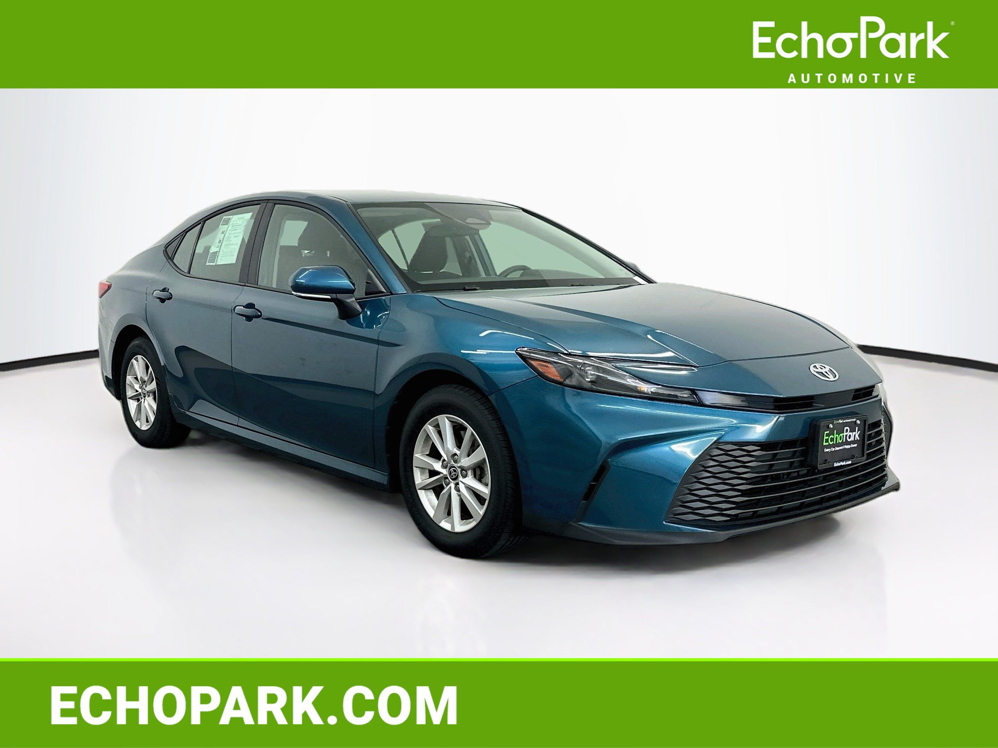 Used 2025 Toyota Camry LE FWD image 1