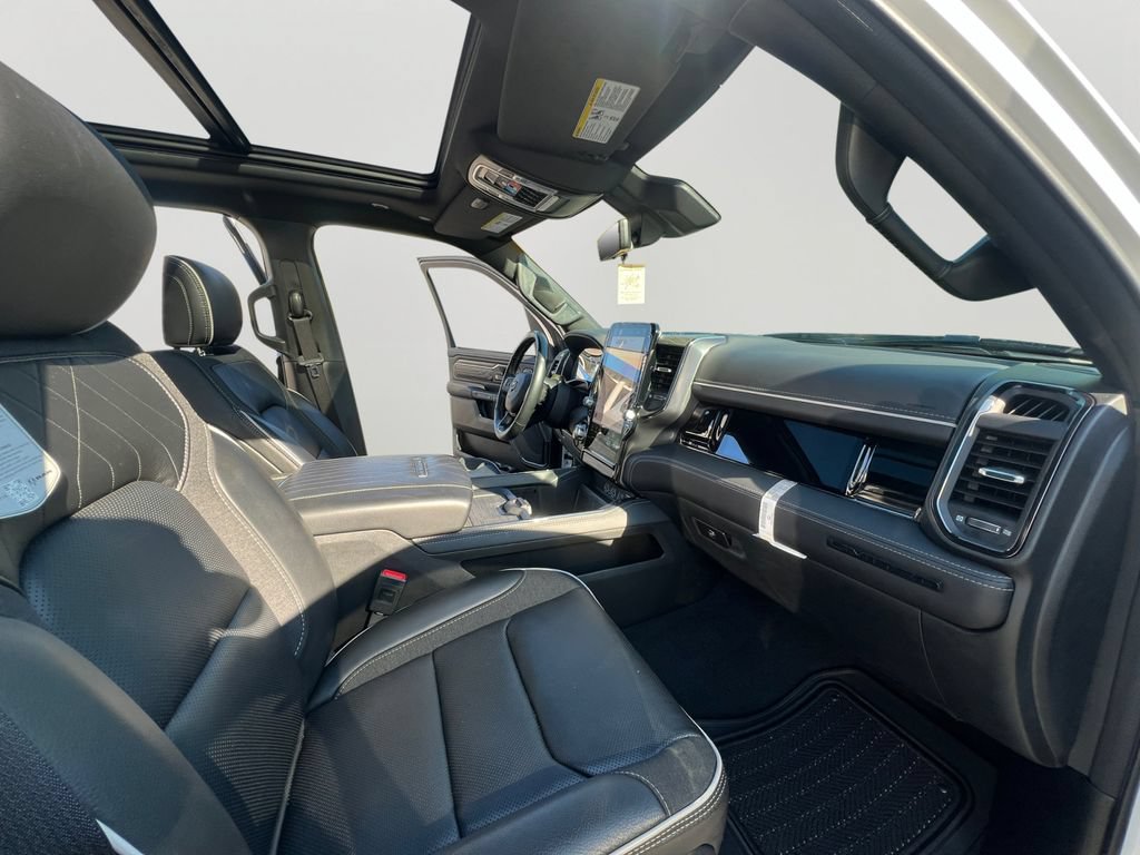 Used 2025 RAM 1500 Limited AWD/4WD image 11