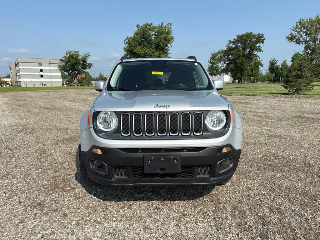 Used 2017 Jeep Renegade Latitude w/ Cold Weather Group AWD/4WD image 2