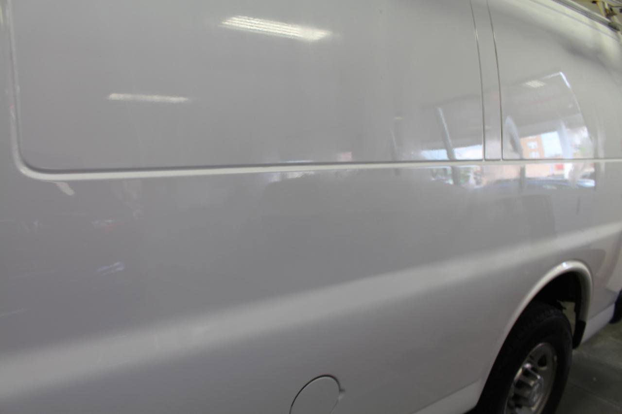 Used 2017 Chevrolet Express 2500 RWD image 31