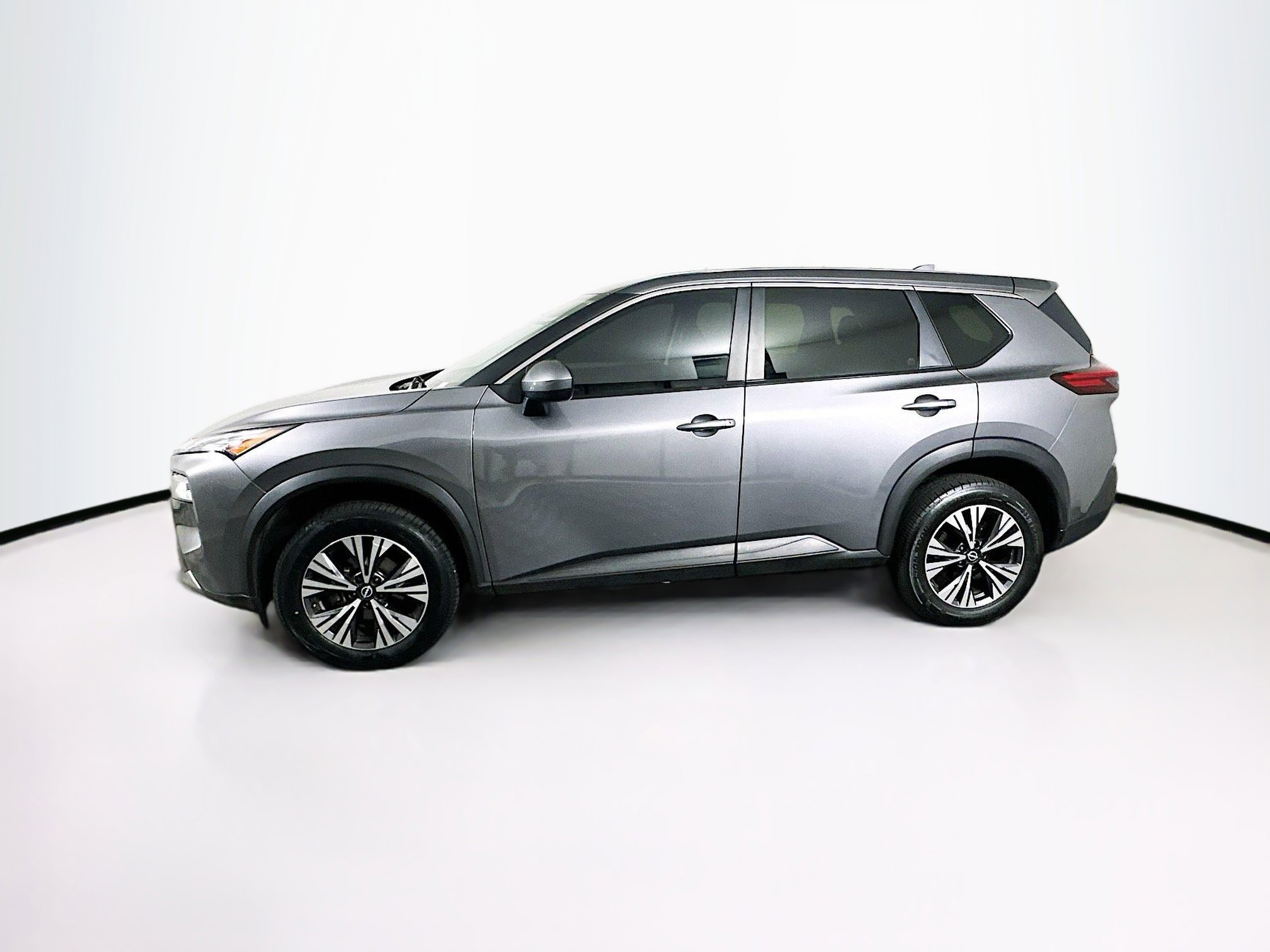 Used 2023 Nissan Rogue SV image 4