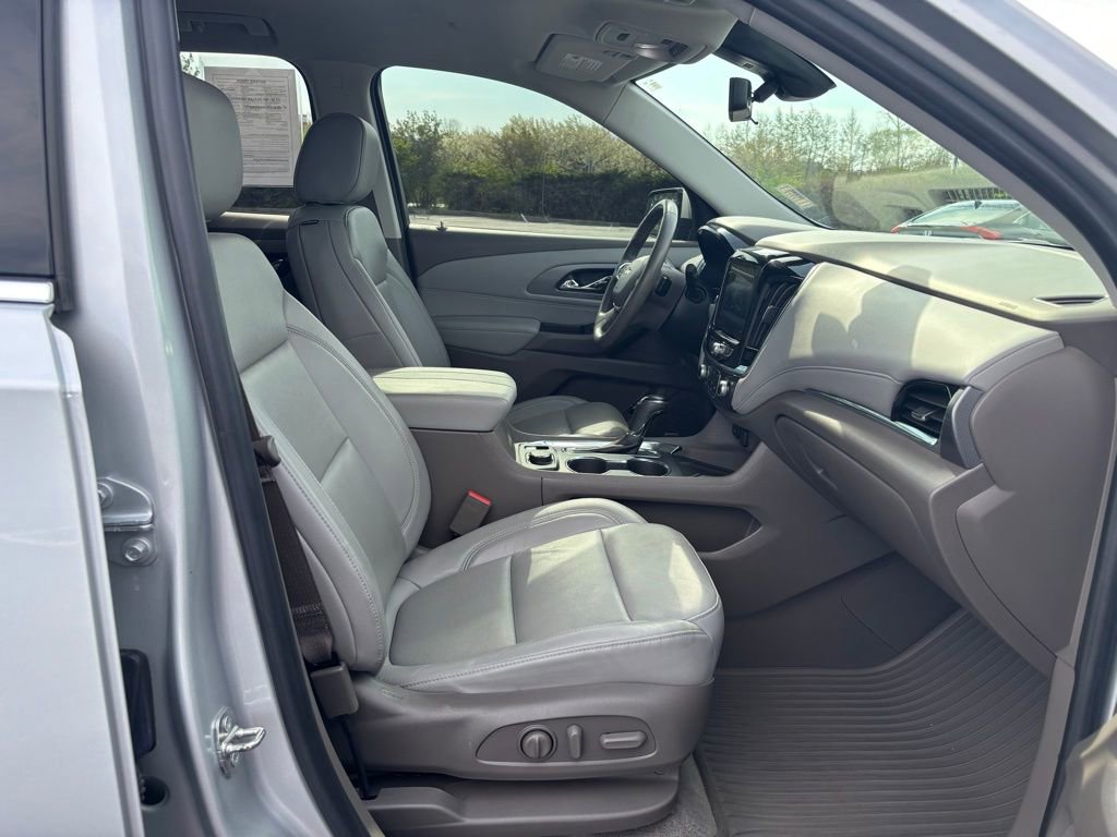 Used 2019 Chevrolet Traverse Premier w/ Driver Confidence II Package FWD image 25