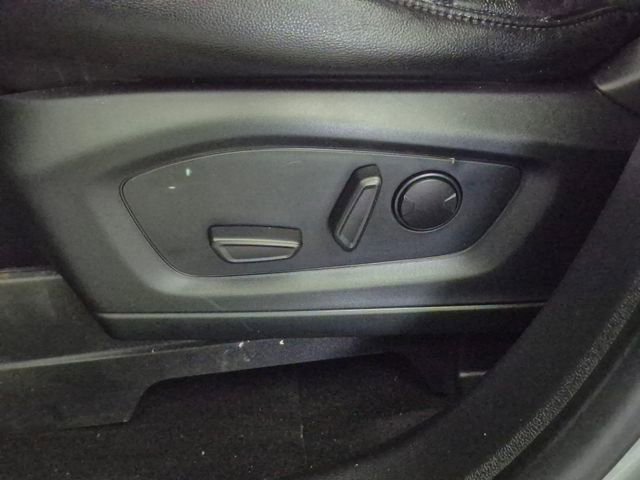 Used 2020 Ford Explorer XLT w/ Equipment Group 202A AWD/4WD image 15